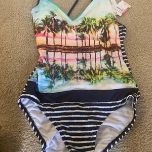 Women's bathing suit, Size Small